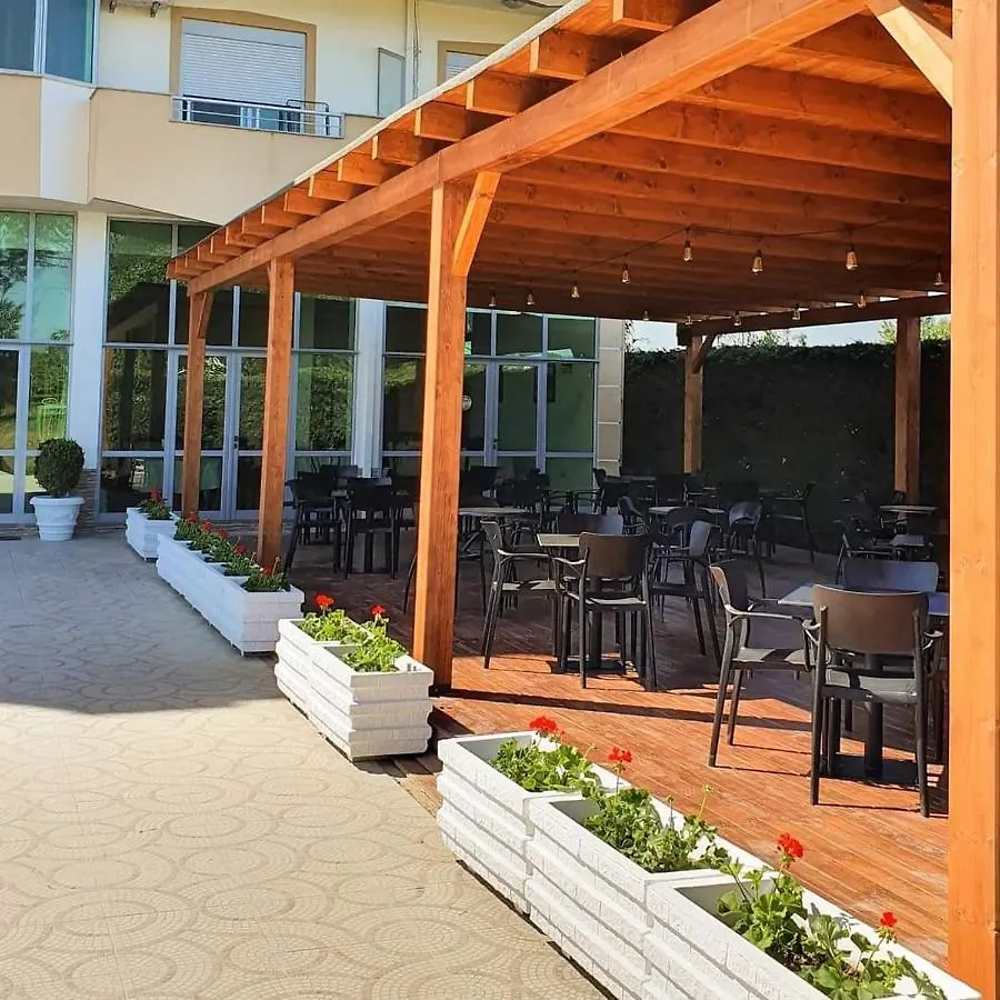 Risus Hotel ゴーレム アルバニア