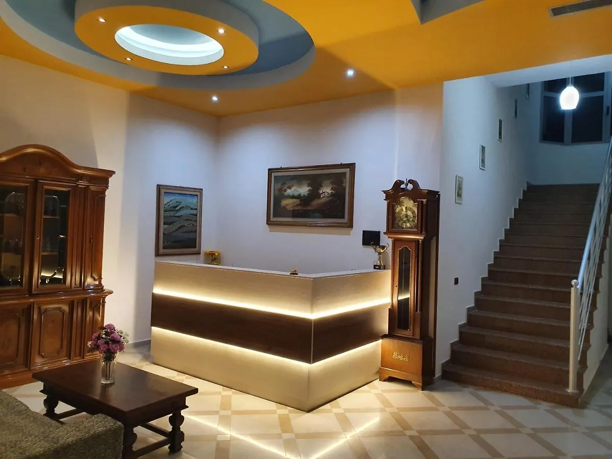 Gurguri Hotel Golem  Albania
